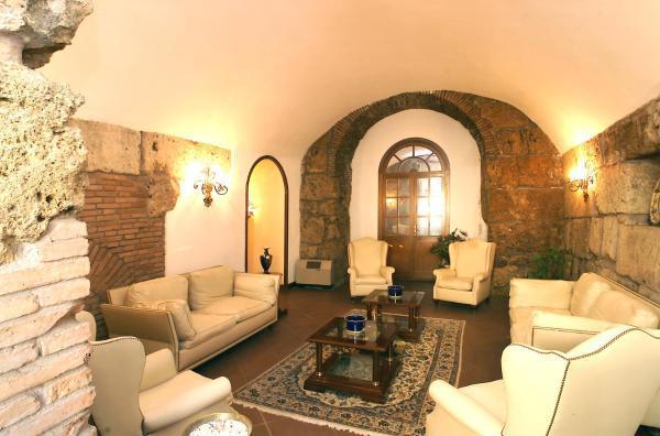 Hotel&Ristorante Miramonti Palazzo Storico Rieti Exterior photo